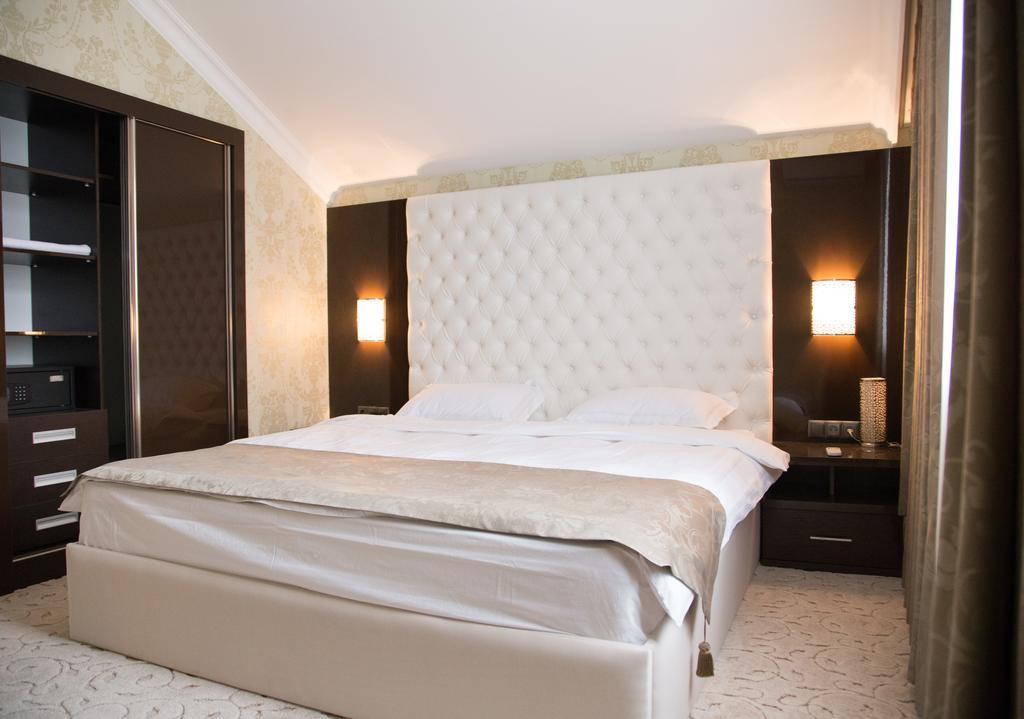 Premier Hotel Bishkek Exterior photo