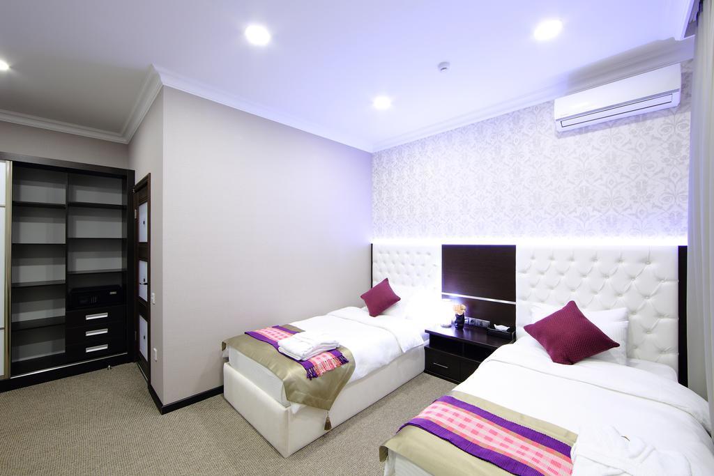 Premier Hotel Bishkek Exterior photo