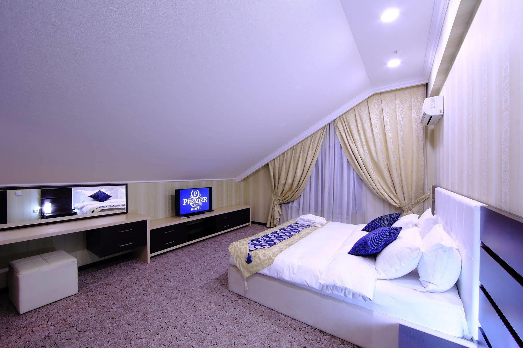 Premier Hotel Bishkek Exterior photo